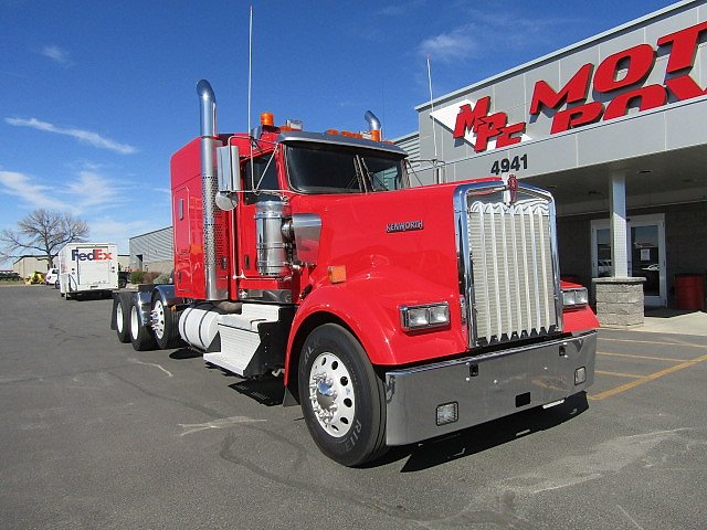 2022 Kenworth W900L