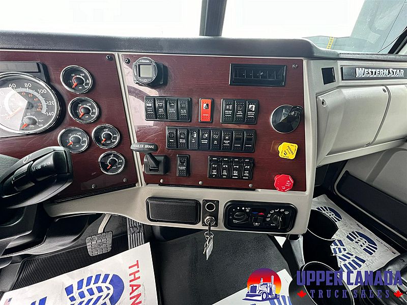 2016 WESTERN STAR 5700 XE T/A SLEEPER - Hess Auctioneers