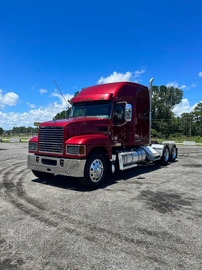 2019 Mack Pinnacle