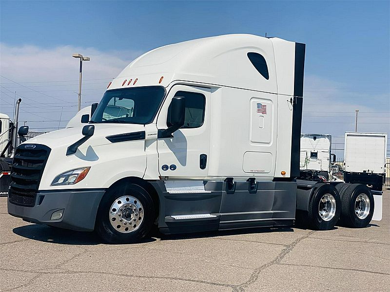 2020 Freightliner CASCADIA 126