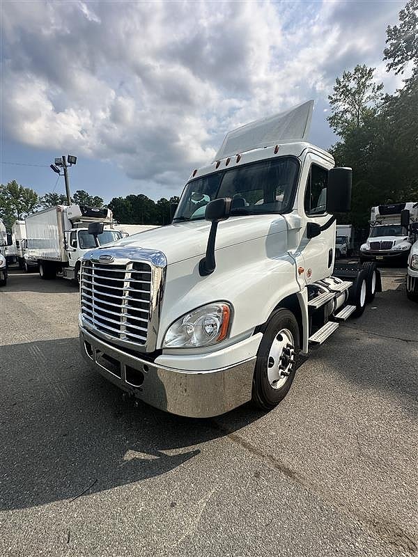2020 Freightliner CASCADIA 125