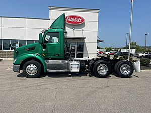 2019 Peterbilt 579 - Day Cab