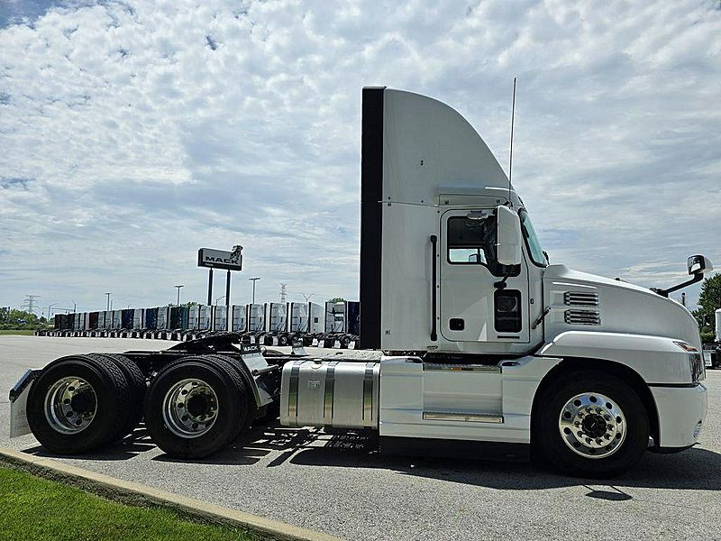 2024 Mack AN64TDAY