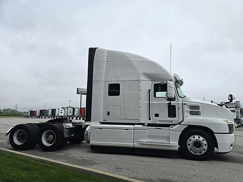 2020 Mack AN64T70