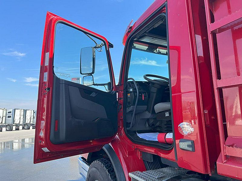 2019 Volvo VHD