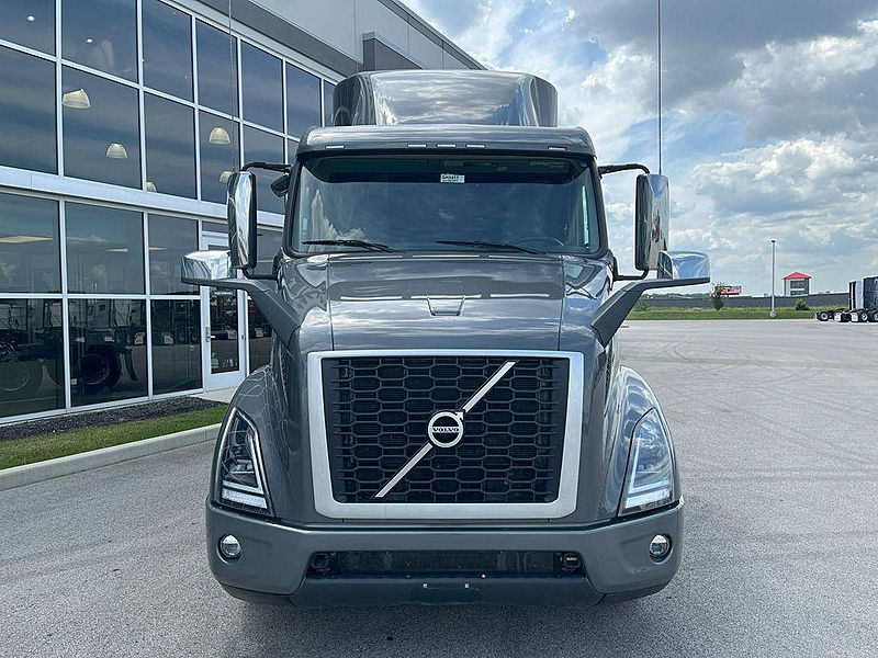 ドラパルトV SR 210 HP 2021 Volvo VNR64T640 For Sale | Sleeper Truck | #GM16827