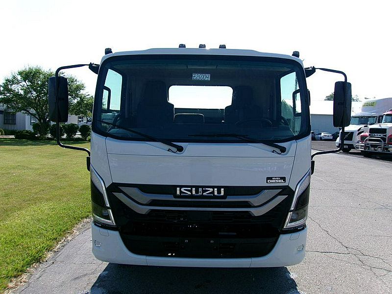 2025 isuzu nrr for sale sleeper truck z25004