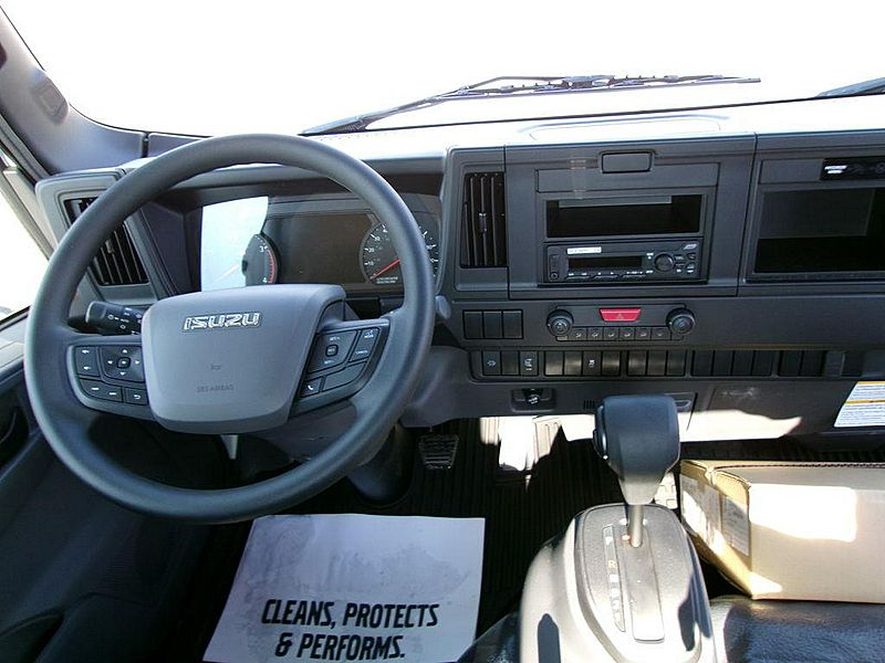2025 Isuzu NRR