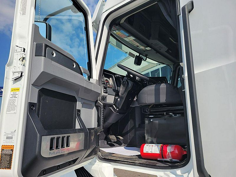 2025 Mack AN64T70