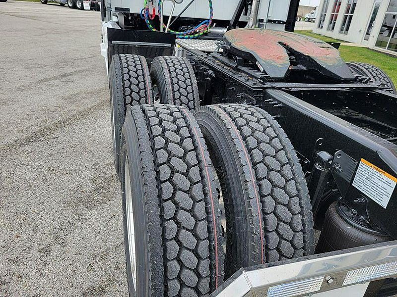 2025 Mack AN64T70