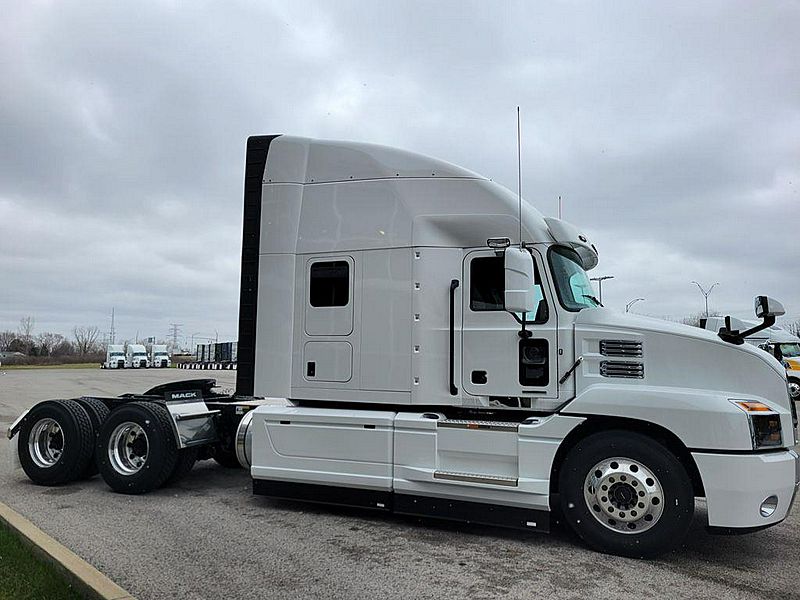 2025 Mack AN64T70