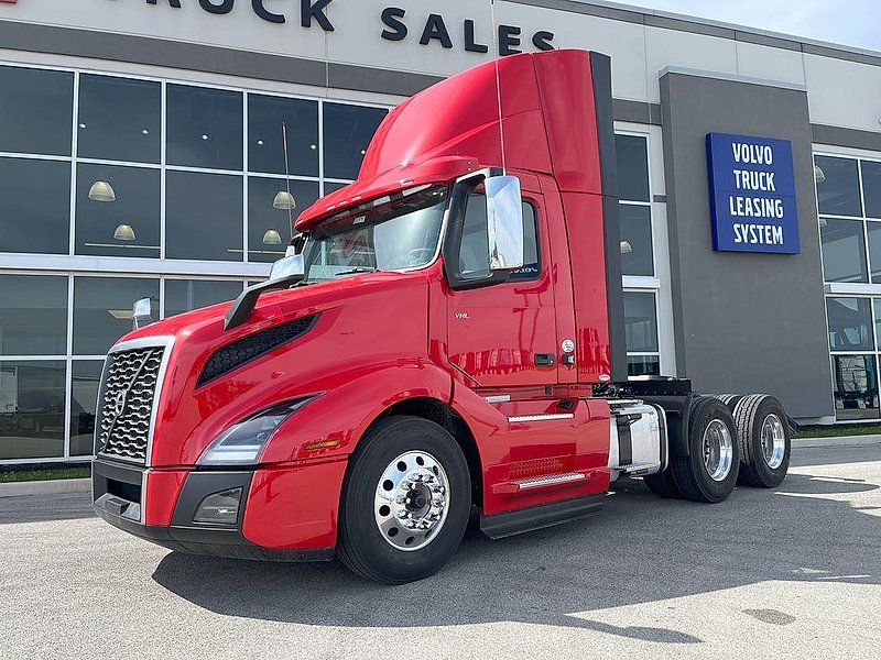 2025 Volvo VNL