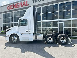 2025 Volvo VNL