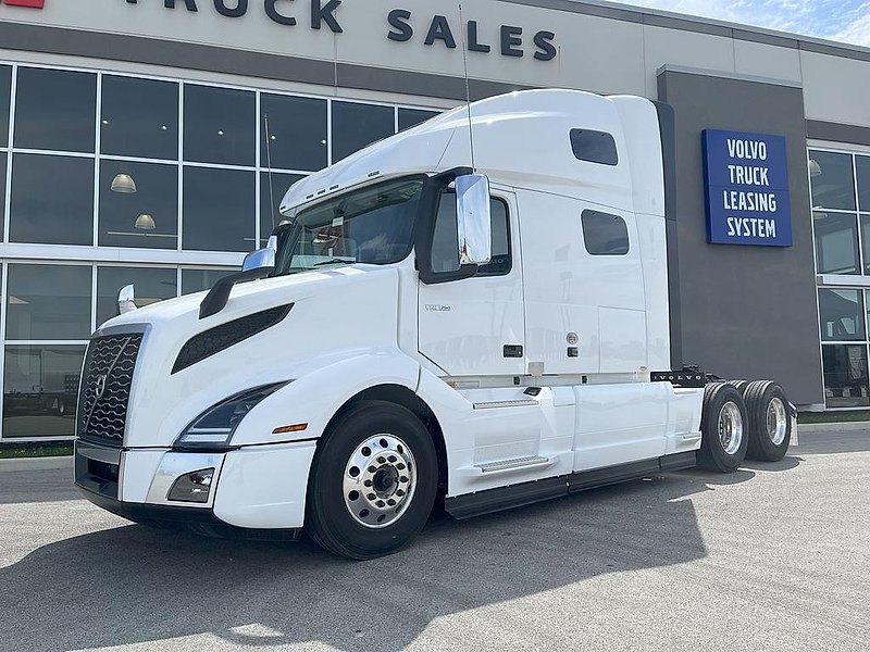 2025 Volvo VNL 760