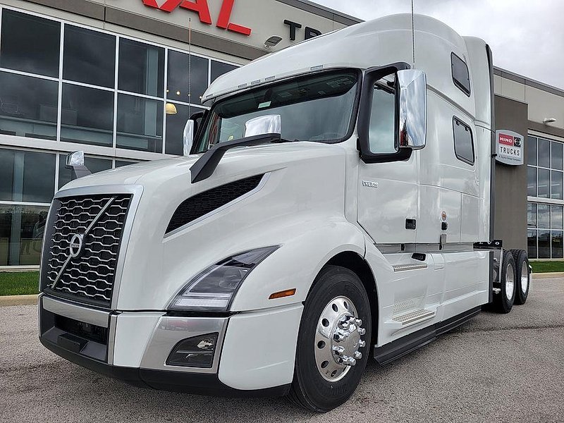 2025 Volvo VNL 860