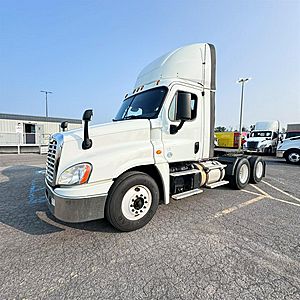 2017 Freightliner Cascadia 125 - Day Cab