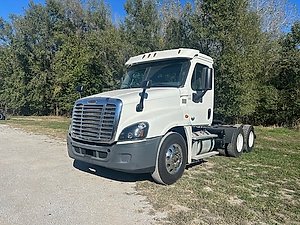 2016 Freightliner Cascadia 125 - Daycab 2016 Freightliner Cascadia 125 - Daycab