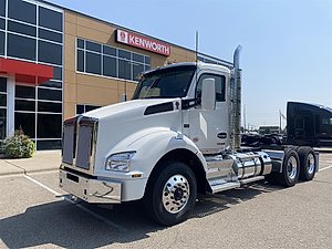2025 Kenworth T880 - Day Cab