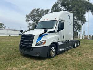 2020 Freightliner PT126SLP - Sleeper Truck