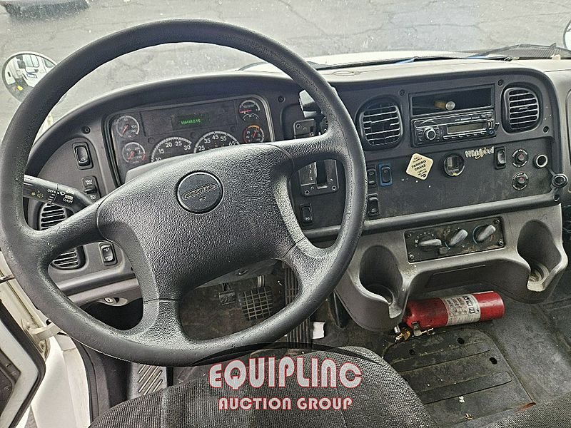 2016 Freightliner M2