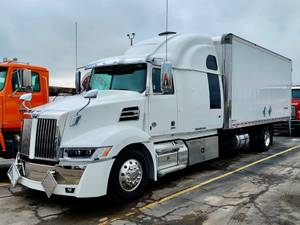 2020 Western Star 5700XE - Expeditor