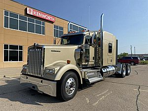 2025 Kenworth W900L