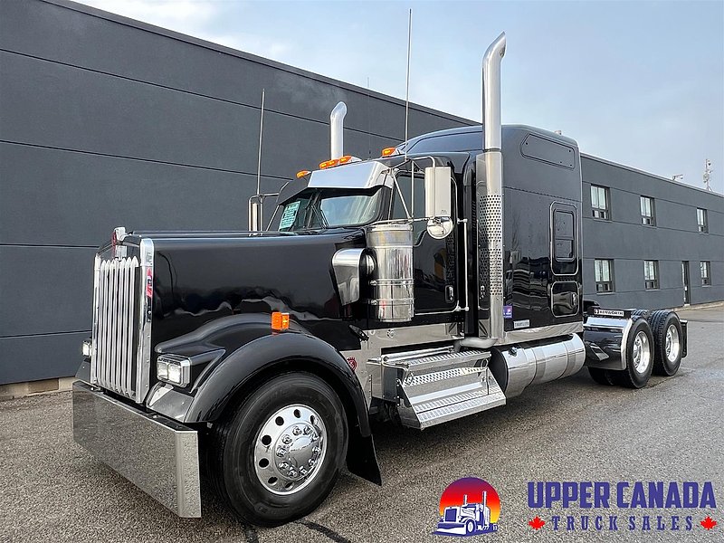 2022 Kenworth W900L