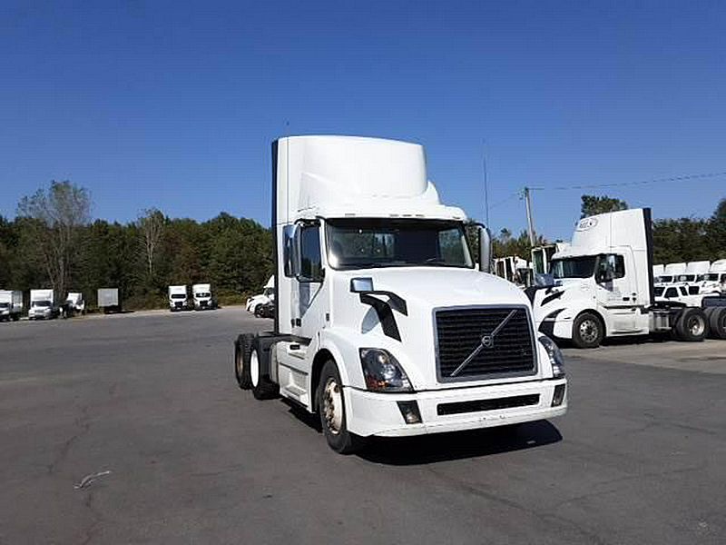2017 Volvo VNL
