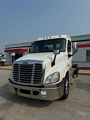 2019 Freightliner Cascadia 125 - Day Cab