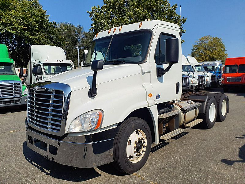 2018 Freightliner CASCADIA 125