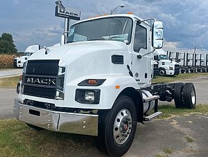 2025 Mack MD742