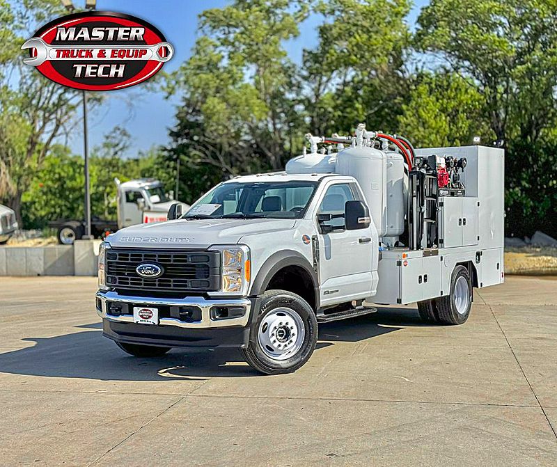 2023 Ford F600