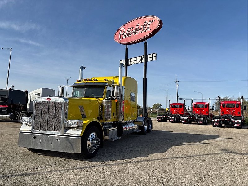 2022 Peterbilt 389