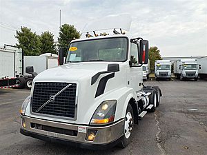 2018 Volvo VNL64T - Day Cab