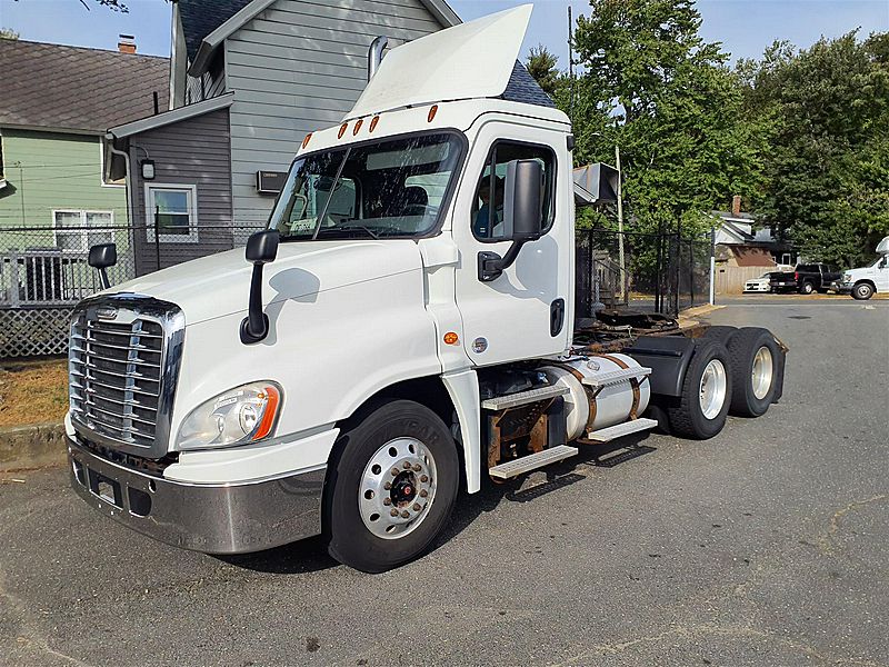 2018 Freightliner CASCADIA 125