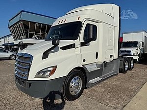 2020 Freightliner Cascadia 116 - Sleeper Truck
