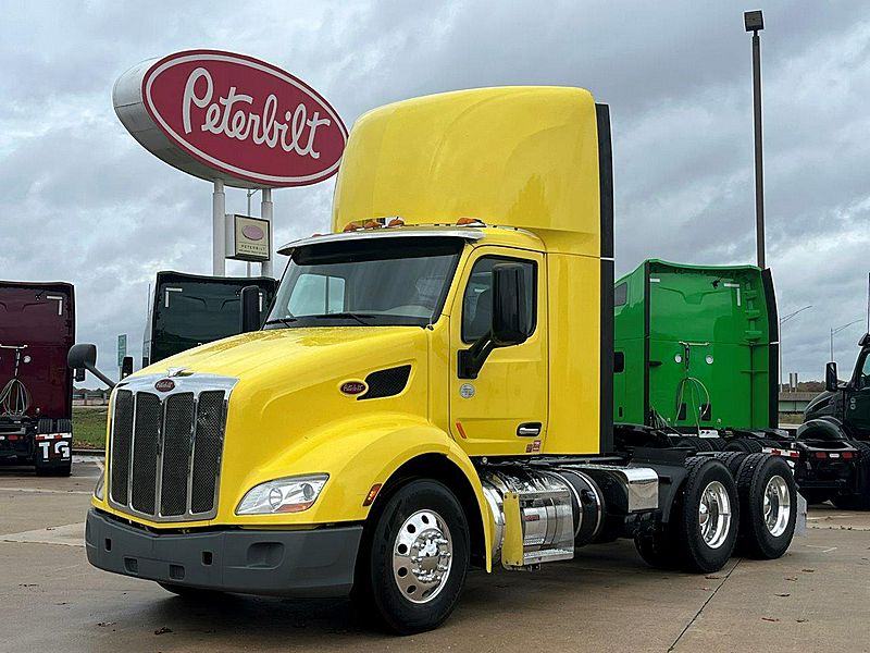 Used 2011 Peterbilt Semi Trucks (Paccar Engines) For Sale in