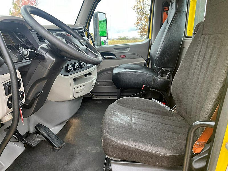 2021 Peterbilt 579