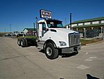 2025 Kenworth T880