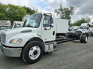 2017 Freightliner M2 106 - Box Van