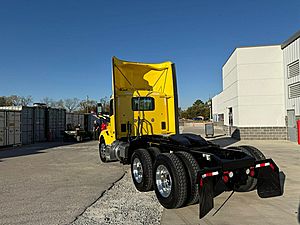 2021 Peterbilt 579 - Day Cab