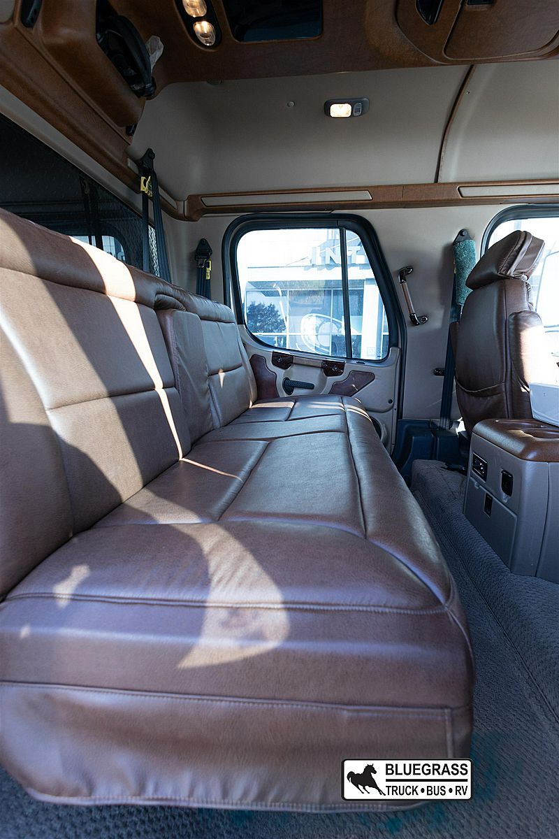 2007 Freightliner SportChassis