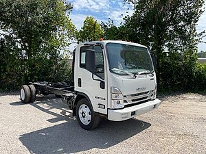 2025 Isuzu NRR