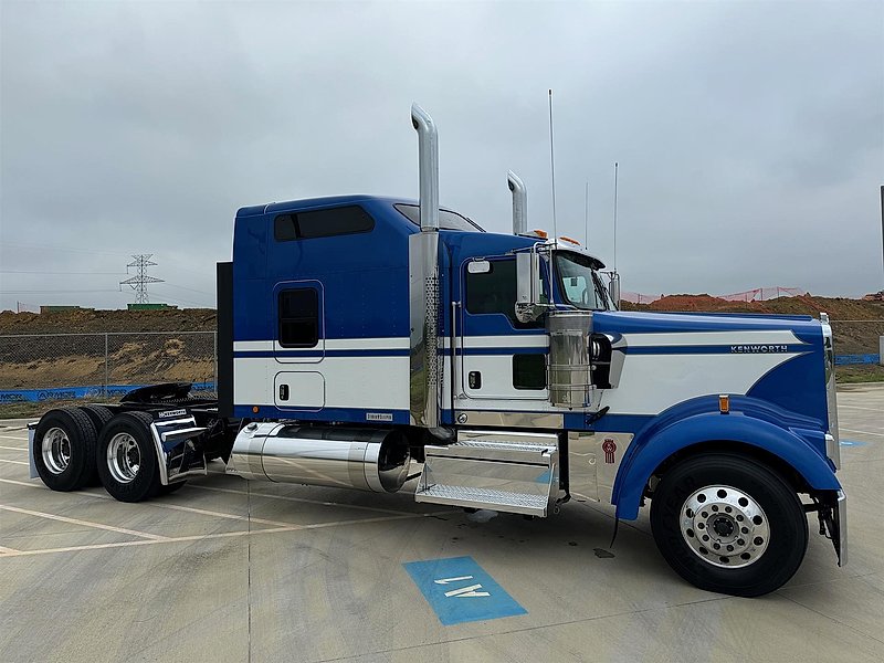 2025 Kenworth W900L For Sale 86" Sleeper 0583555