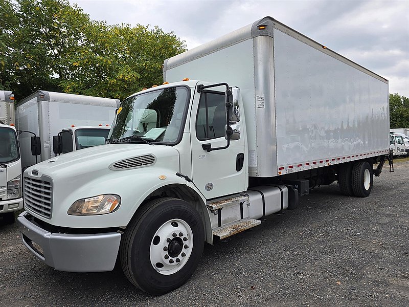 2018 Freightliner M2 106