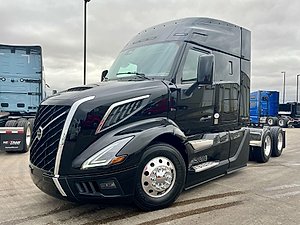 2025 Volvo VNL64T440