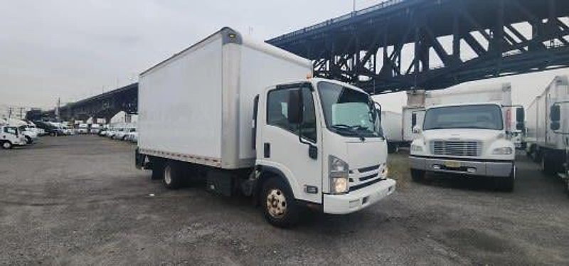 2018 Isuzu NPR HD
