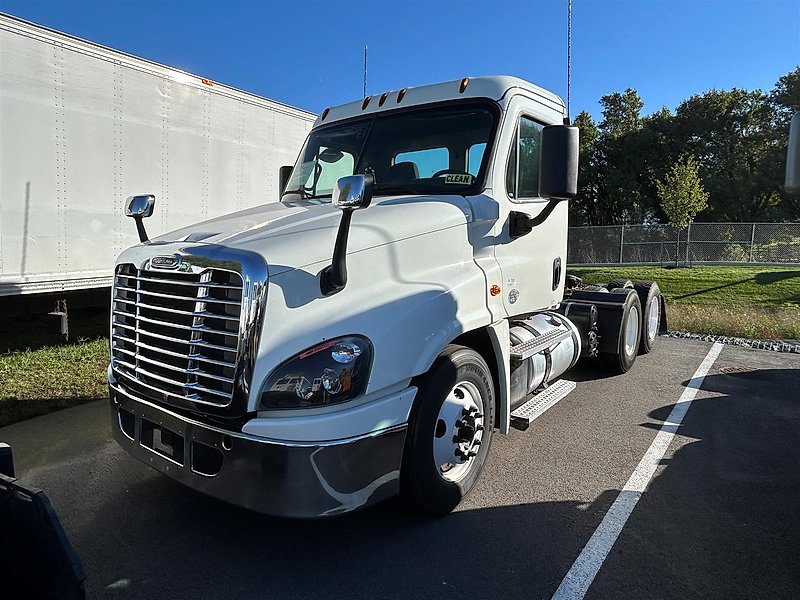 2020 Freightliner CASCADIA 125