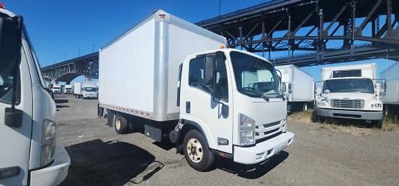 2018 Isuzu NPR HD