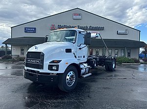 2025 Mack MD742 - Box Truck